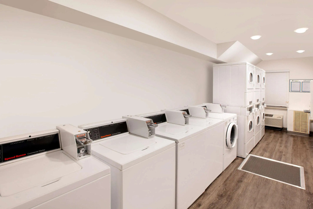 WoodSpring Suites Fayetteville I-49