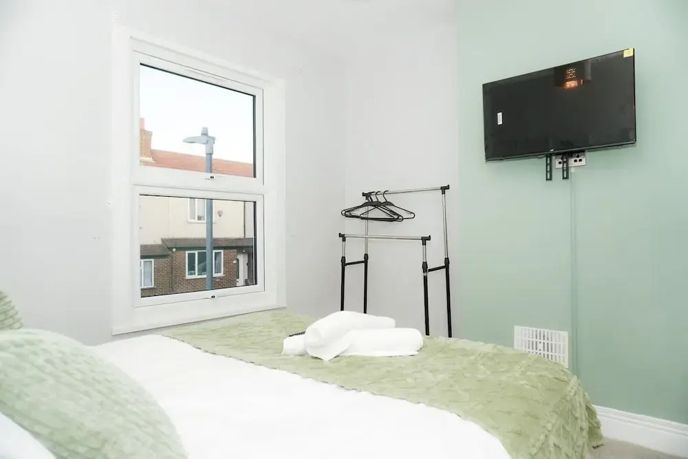3 Bed-sleeps 7-garden-parking-town Centre