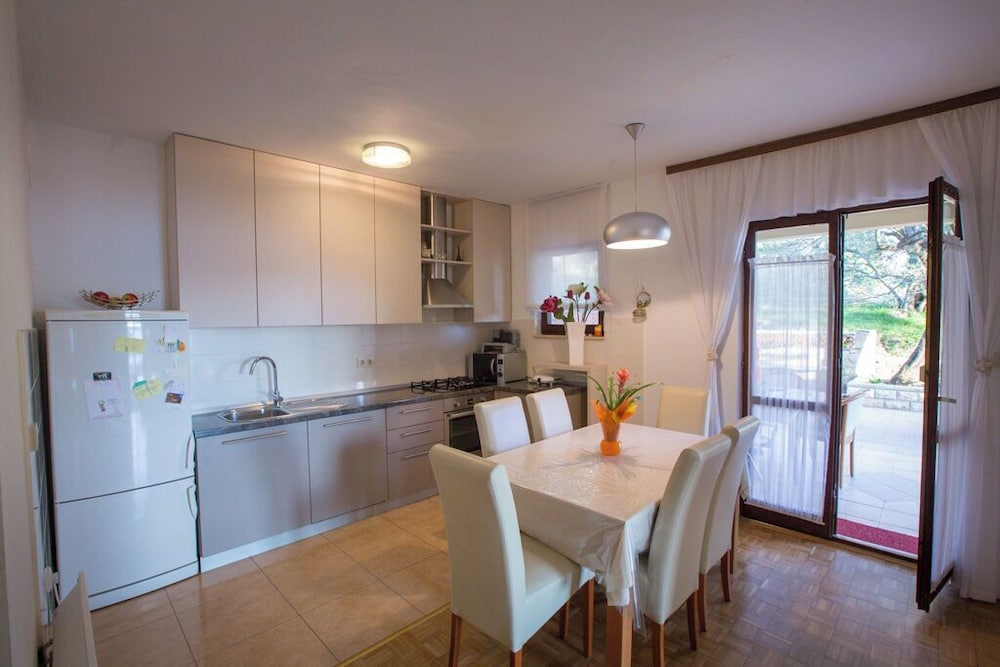 Apartments and Room Anica i Marko