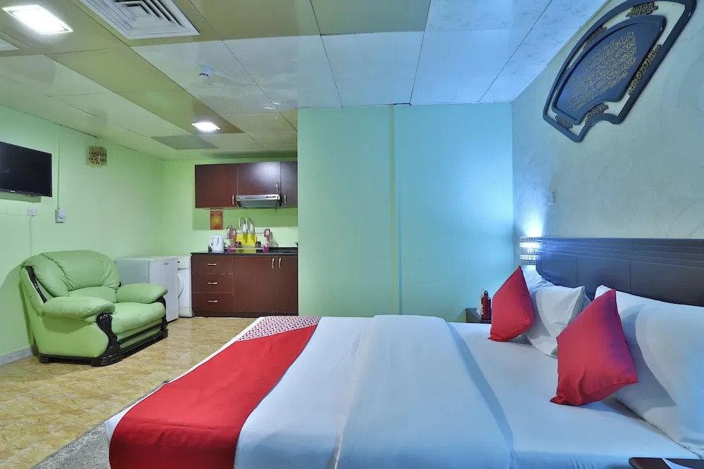 OYO 261 Remas Hotel Apartment