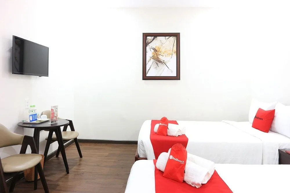 RedDoorz Premium near Bai Sau
