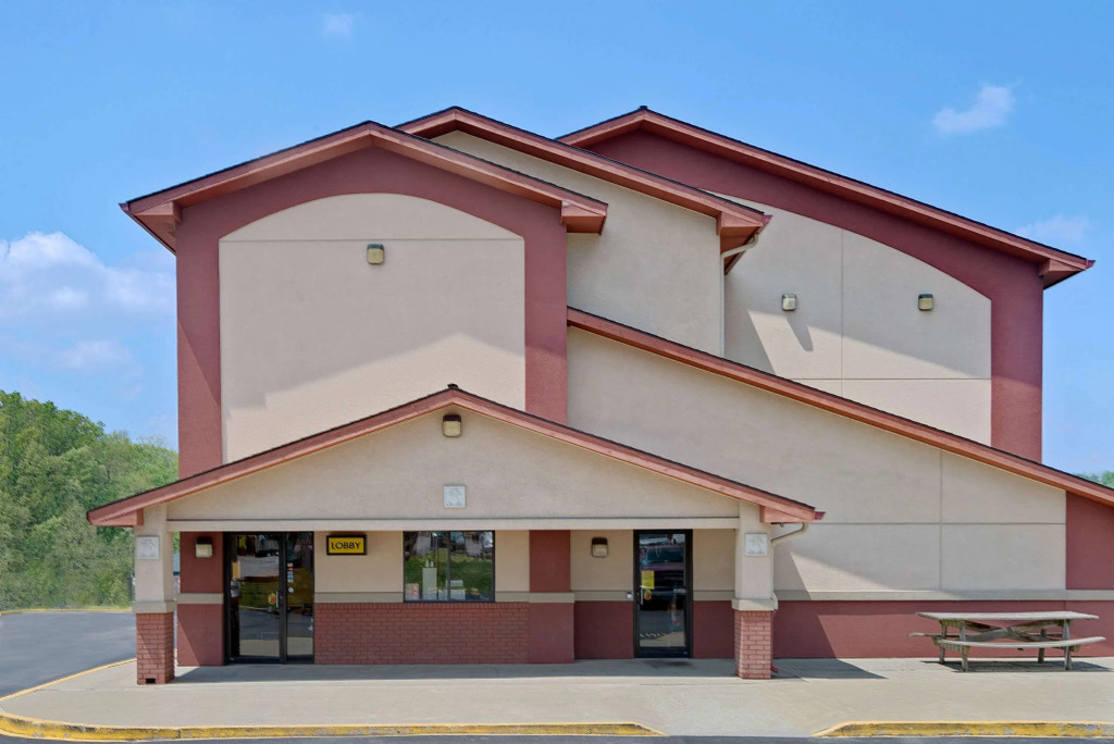 Super 8 by Wyndham Waynesburg