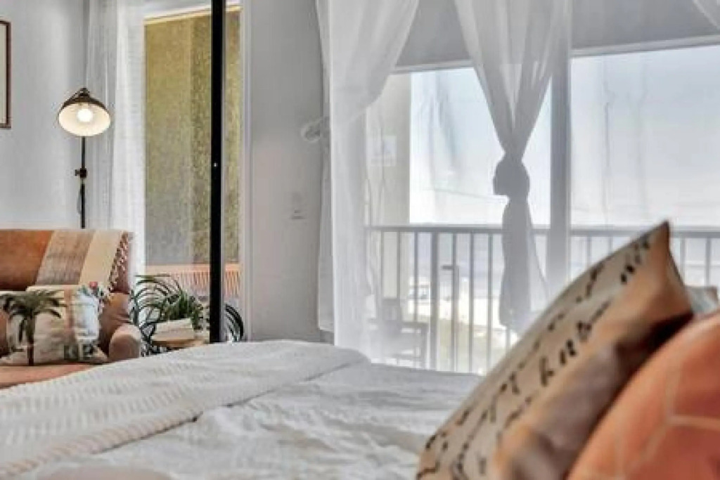 The Hemingway 2bd Tropical Elegance on the Water