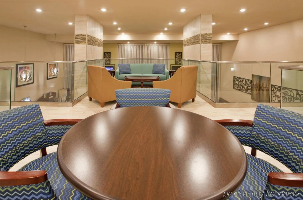 Holiday Inn Express Hotel & Suites Branson 76 Central by IHG