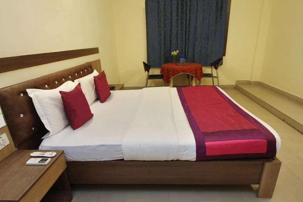 Charu Comforts by OYO Rooms