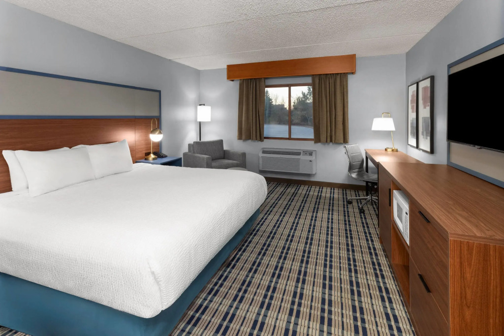 AmericInn by Wyndham Green Bay West