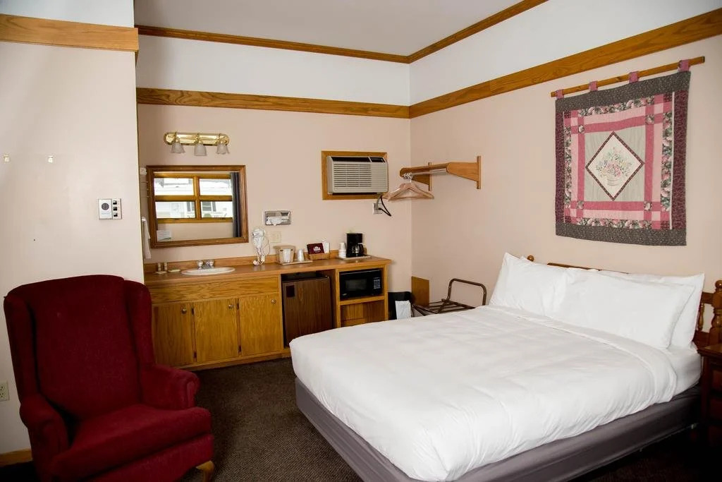 Lark Inn