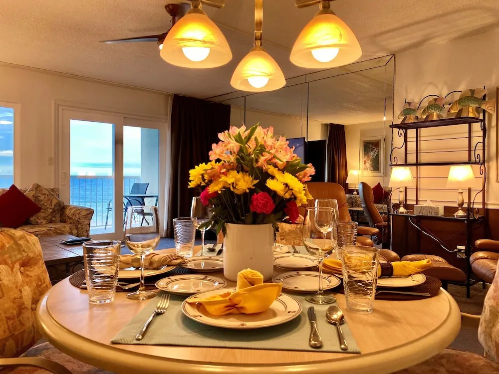 Holiday Surf And Racquet Club 403 1 Bedroom Condo by Redawning