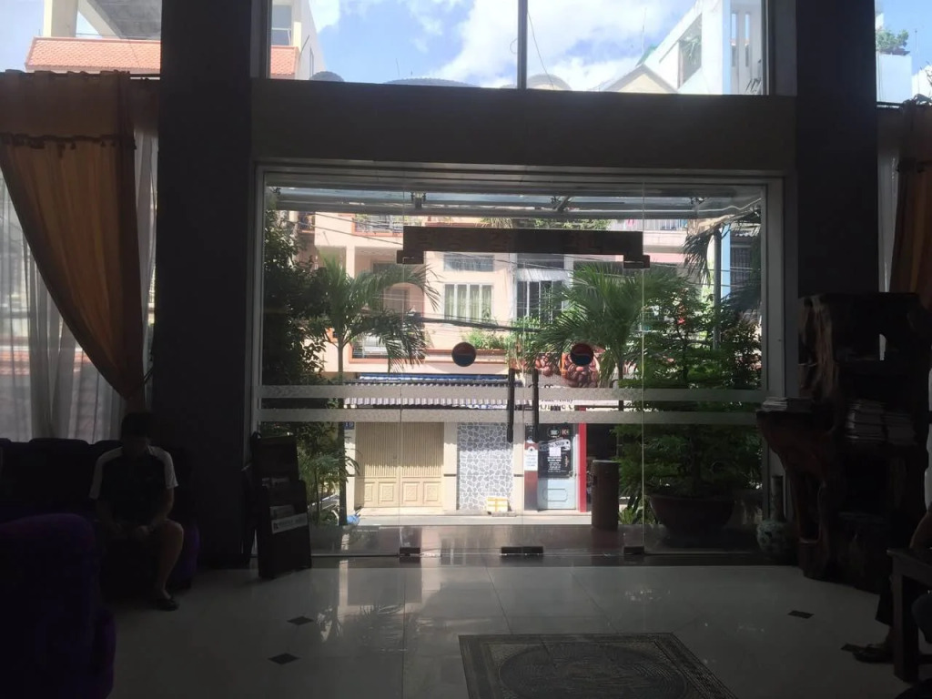 Modern SaiGon Hotel 2