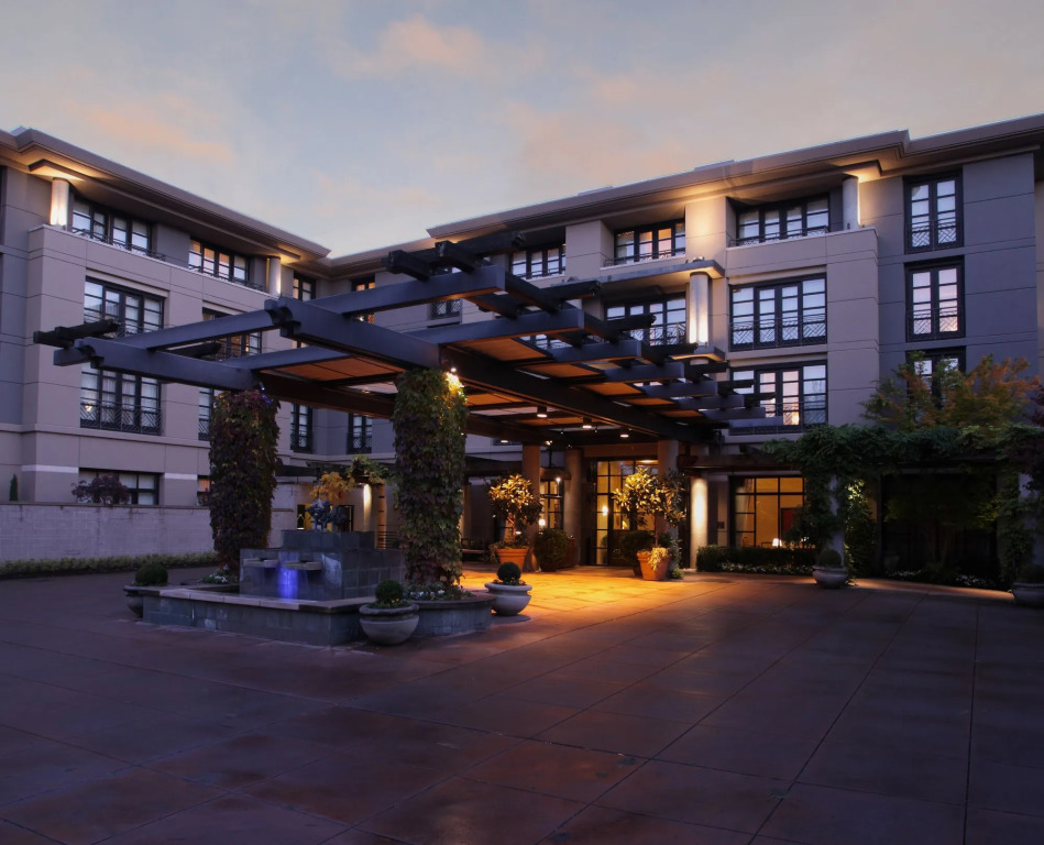 Bellevue Club Hotel