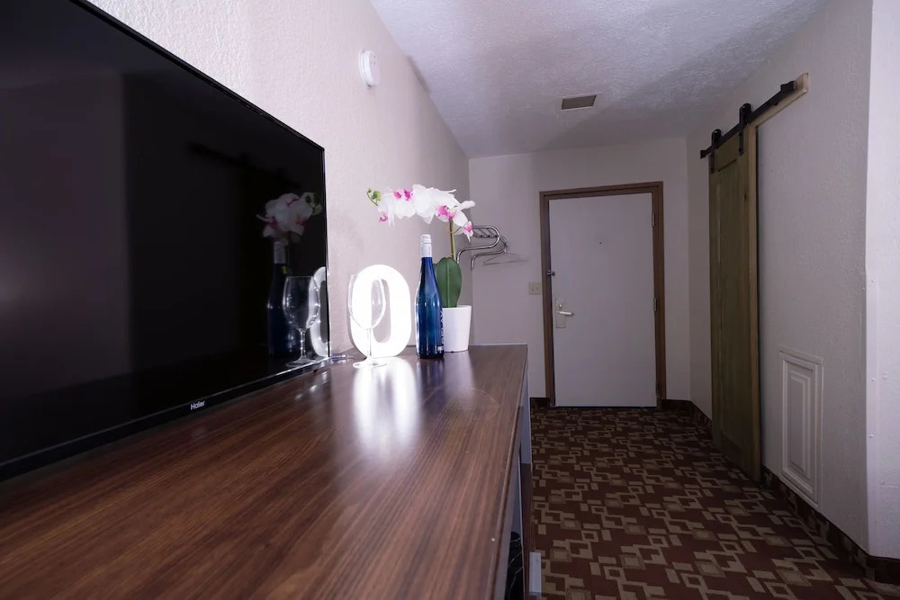 Econo Lodge Downtown Omaha
