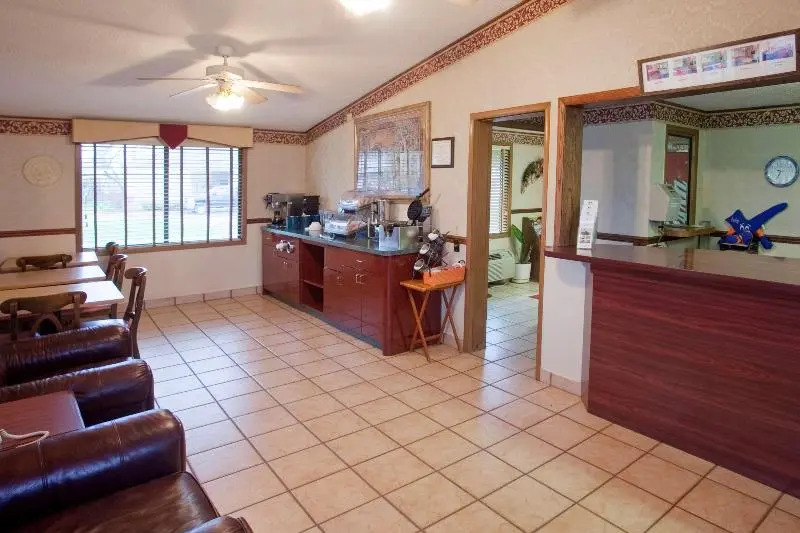 Americas Best Value Inn And Suites-Monroe
