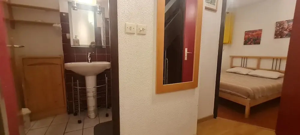 Bright & Cozy 1-bedroom Apartment