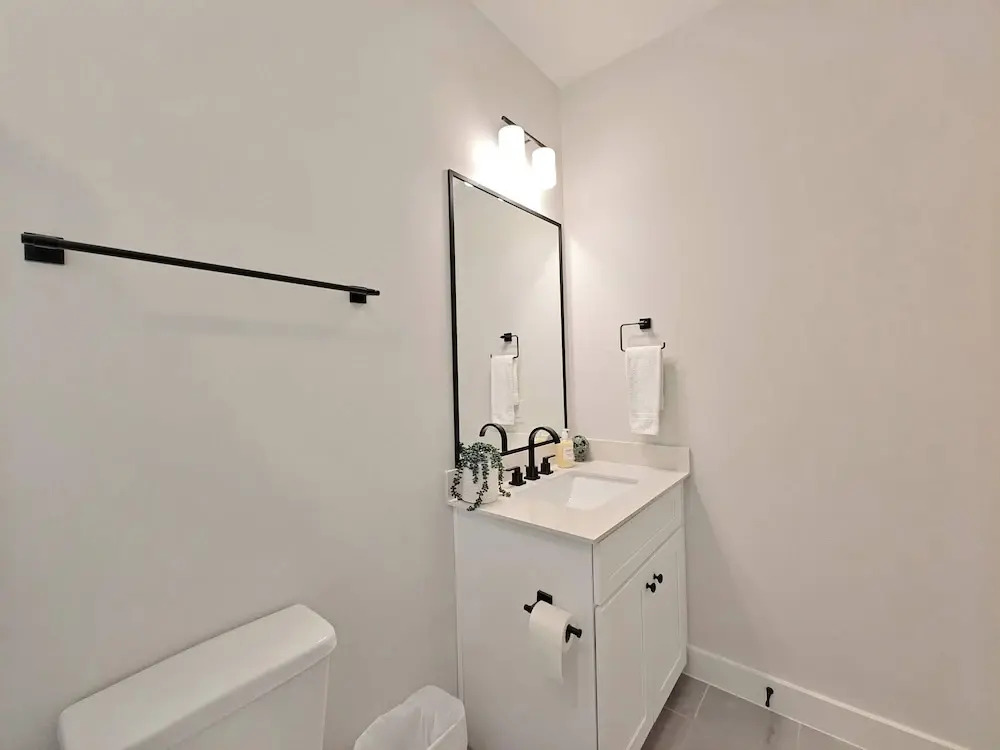 Northside Retreat Chic 3 Bdr, Pet Friendly!