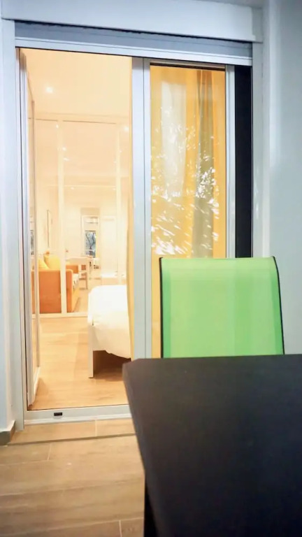 Spacious Peaceful Studio with Garden Patio