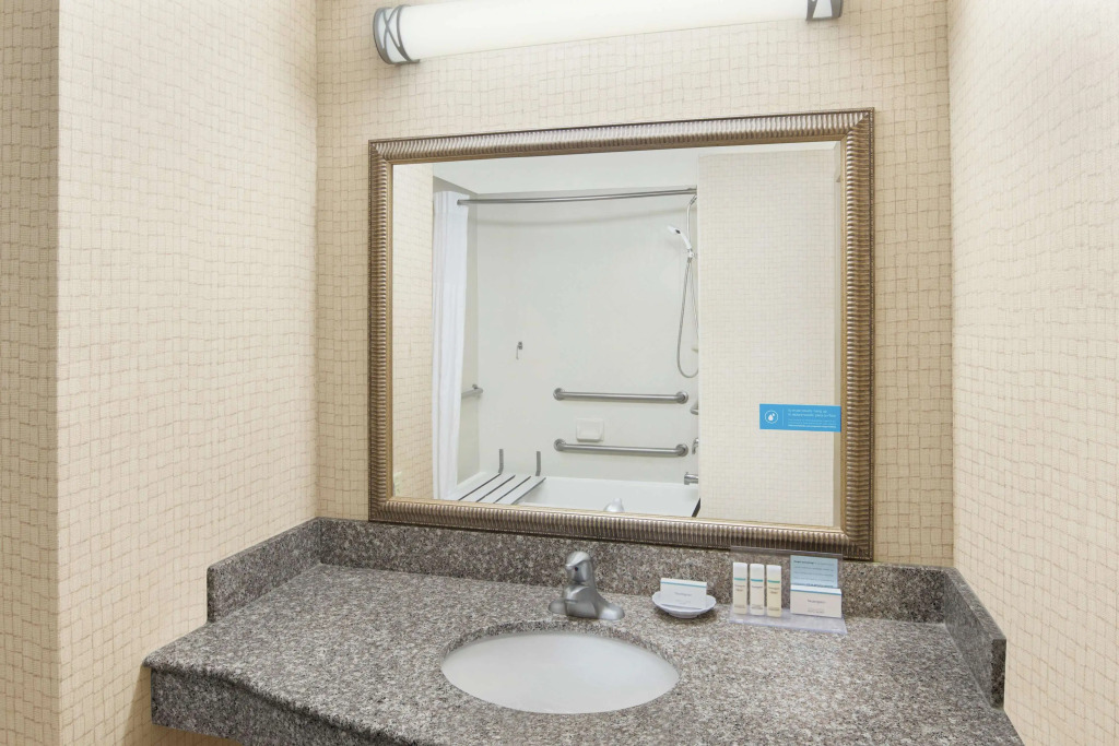Hampton Inn & Suites Savannah-Airport