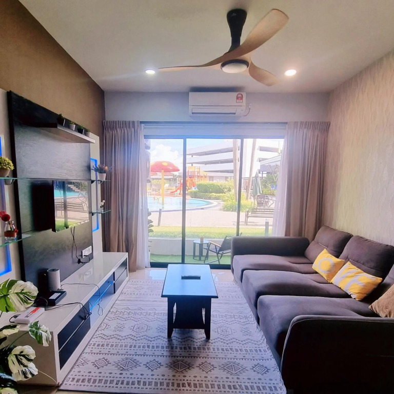 8 GroundFloor PoolSide Waterpark Manhattan Homestay lpoh