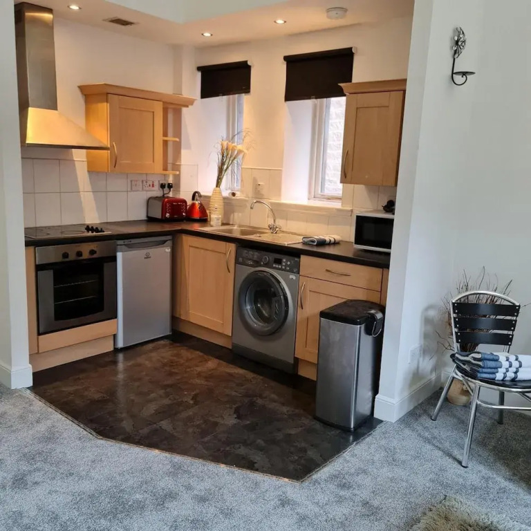 Sleek 2BD Flat Centrally Located in Glasgow