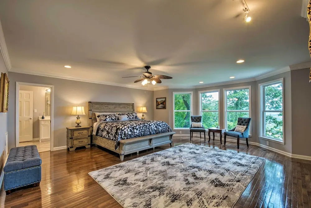 Stay Above it All! Modern Home on Missionary Ridge
