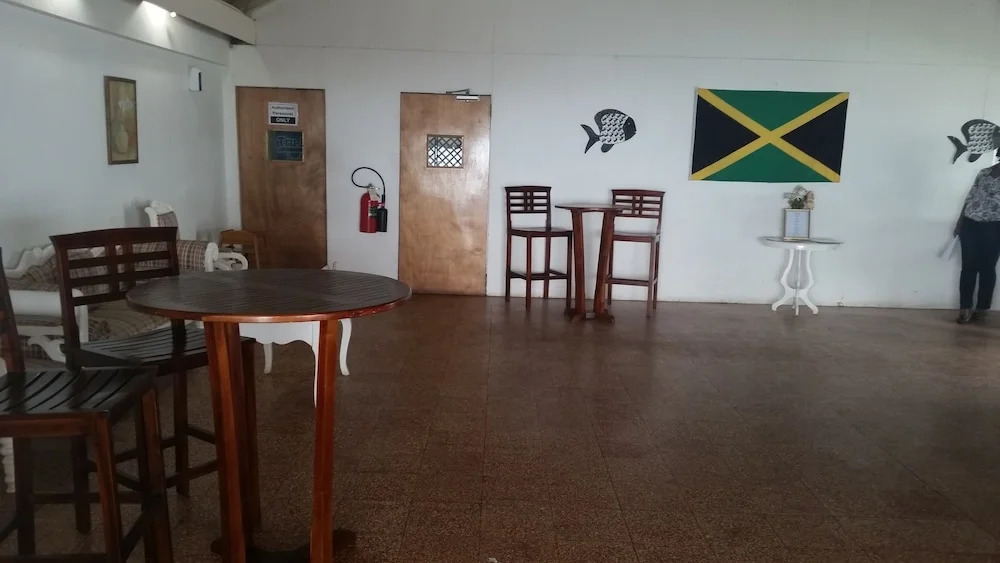Irie Beach Studio