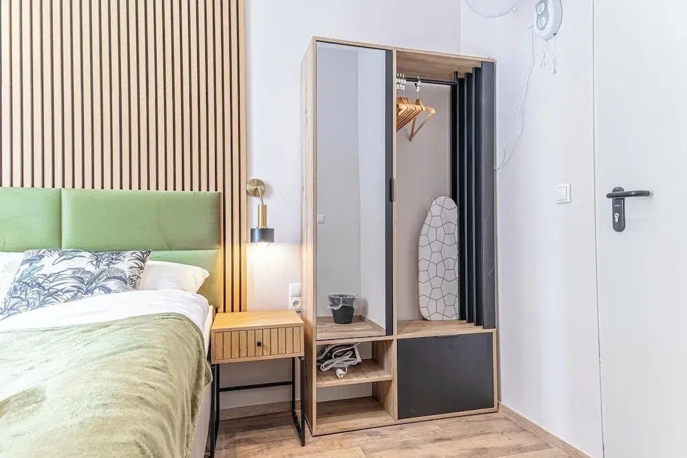 4BR Apartment for Groups Near Stadthalle