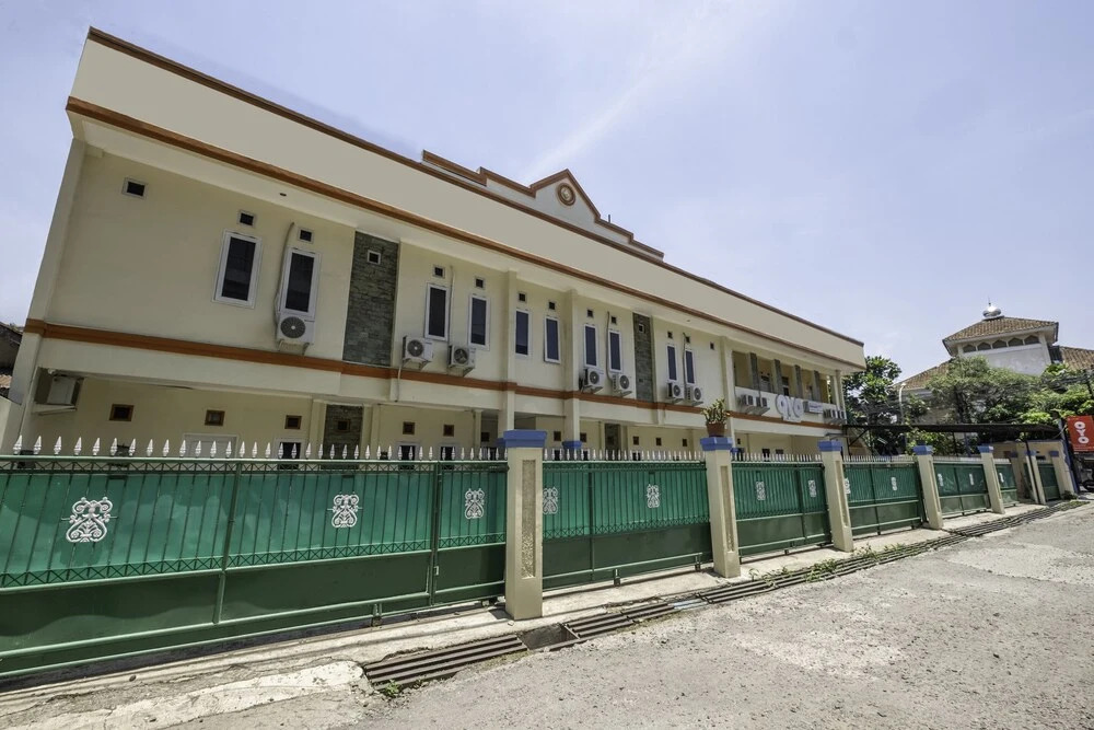 OYO Flagship 1779 Syahransah Guest House