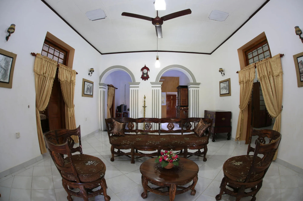 Villa 80