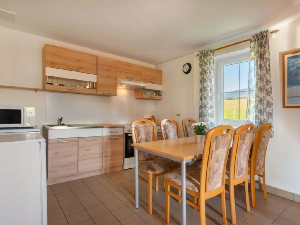 Holiday Hill 9773