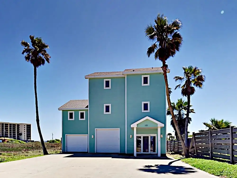 121 12Th Street - Three Bedroom Home