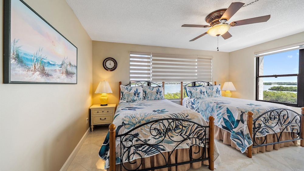 Siesta Pearl 2 Bedroom Condo
