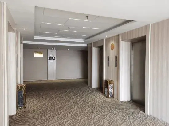 Letian Century City Hotel (Weihai Railway Station Hanlefang)