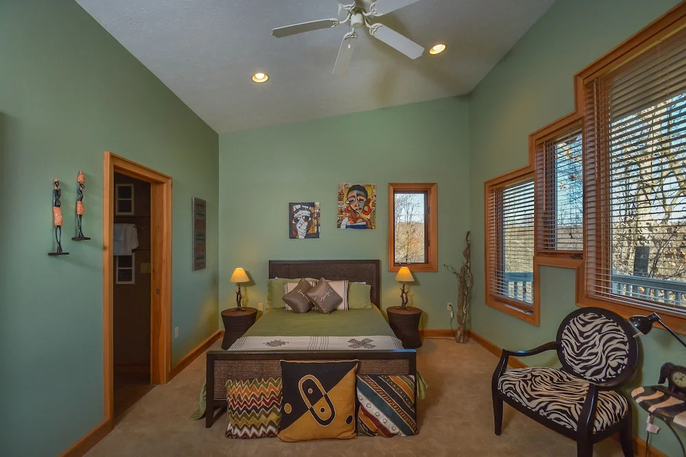 Serenity on the Mountain 4 Bedroom House