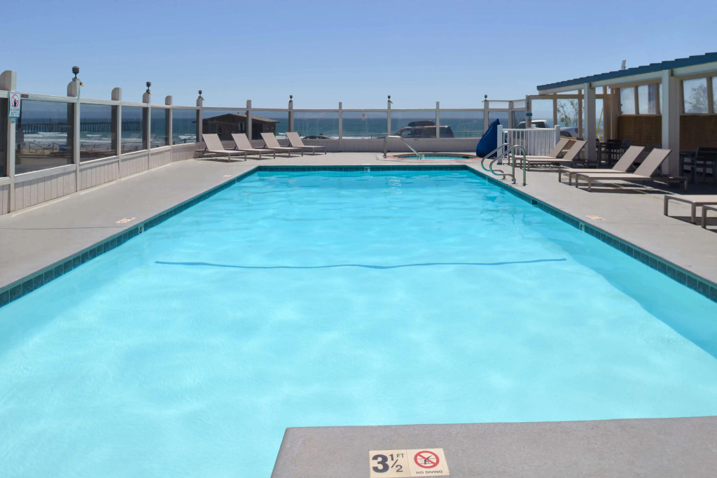 Edgewater Inn and Suites