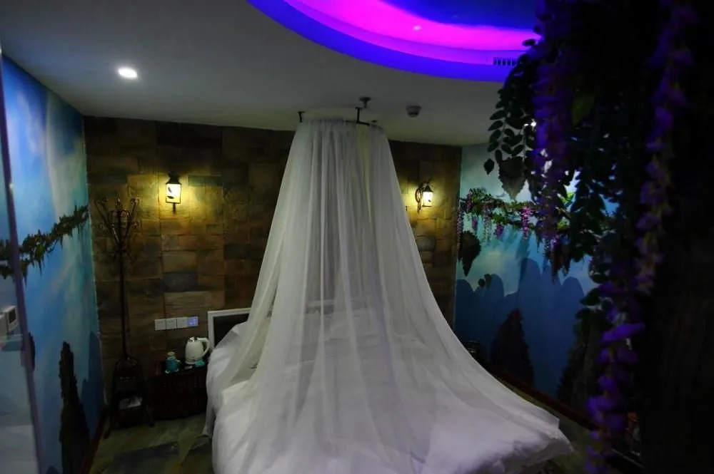 Wuhan U and I Theme Hotel