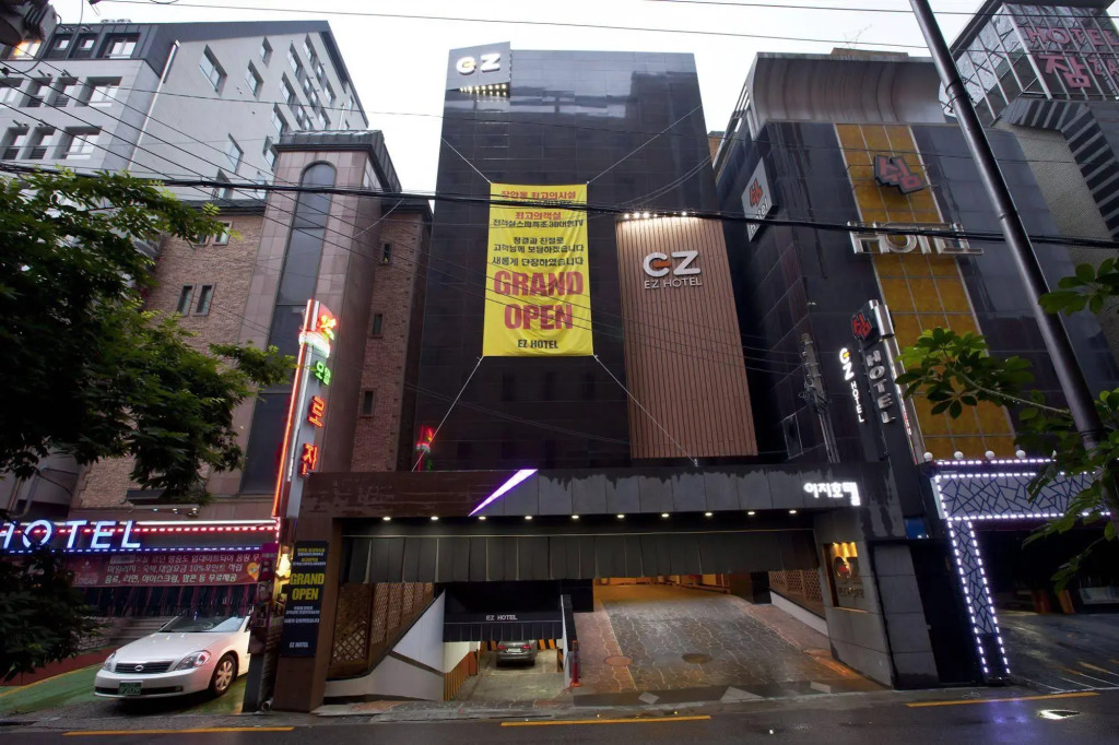 EZ Hotel