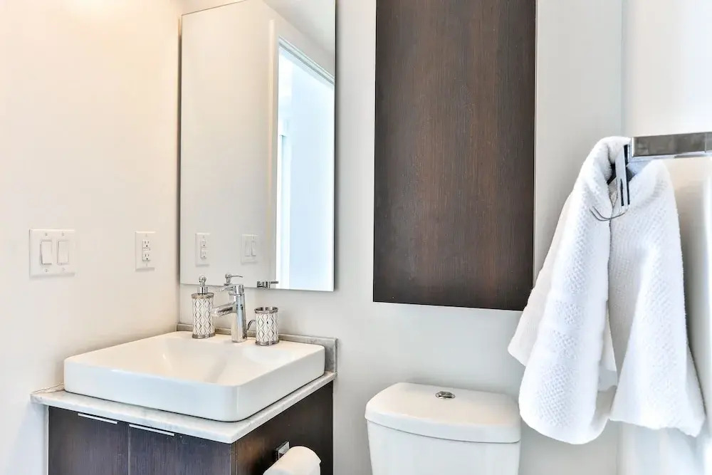 Exquisite 55th Floor 2 Bed 2 Bath Parking