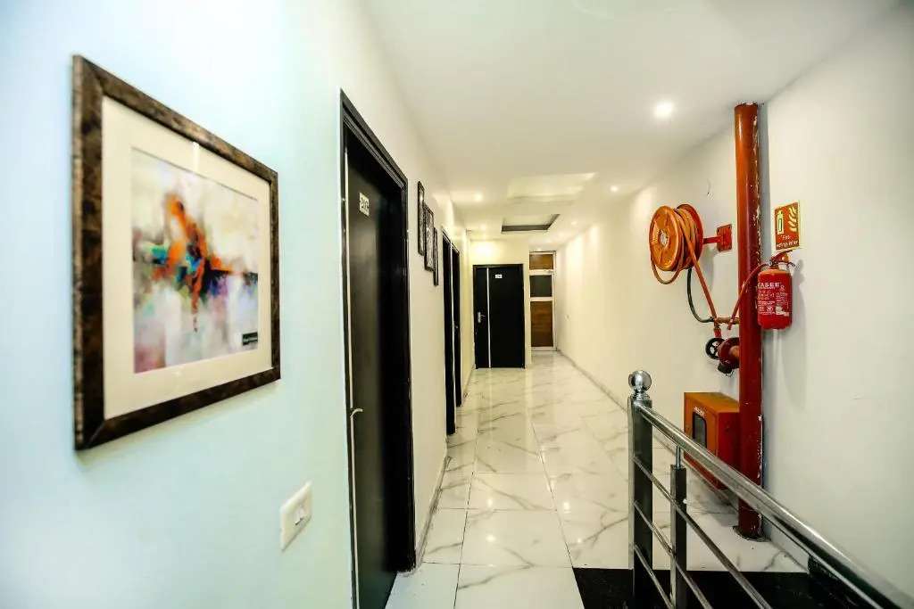OYO 18476 Hotel Wisteria