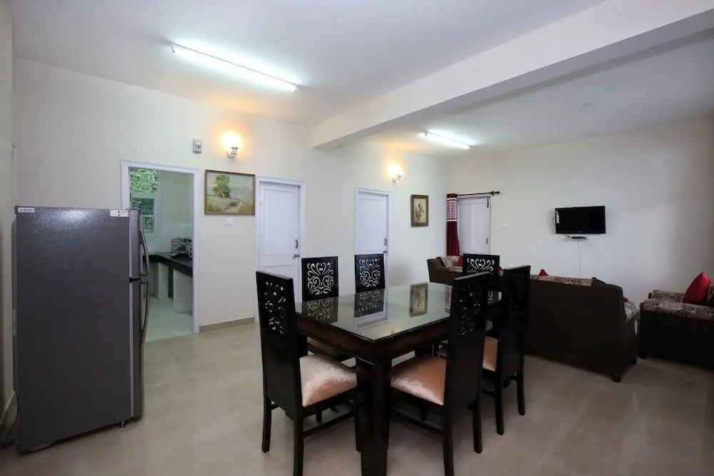 OYO 9201 Home Gorgeous Hill View 3BHK Kasaumpti Shimla