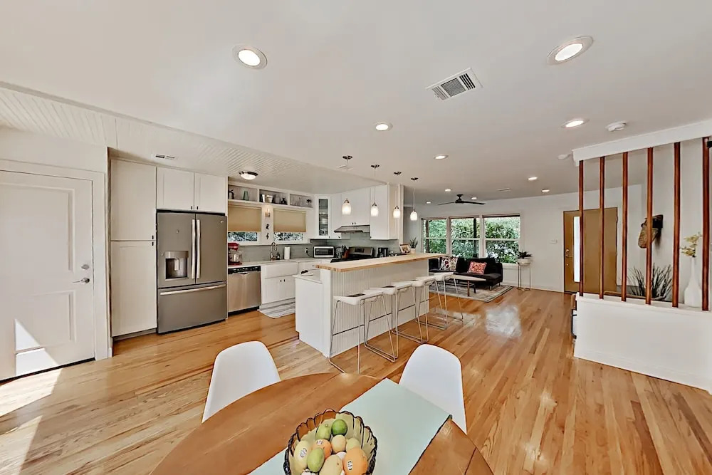 1714boul 2 Bedroom Home