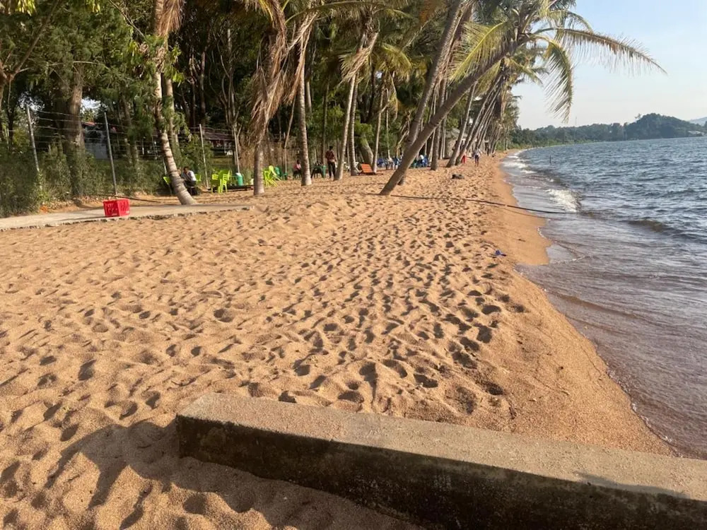 Tembo Beach Hotel