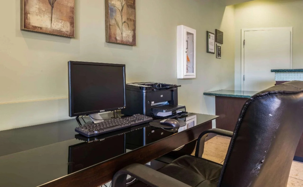 Quality Suites Downtown Colorado Springs