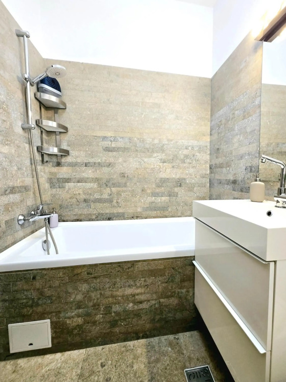 VR2 Central Apartment