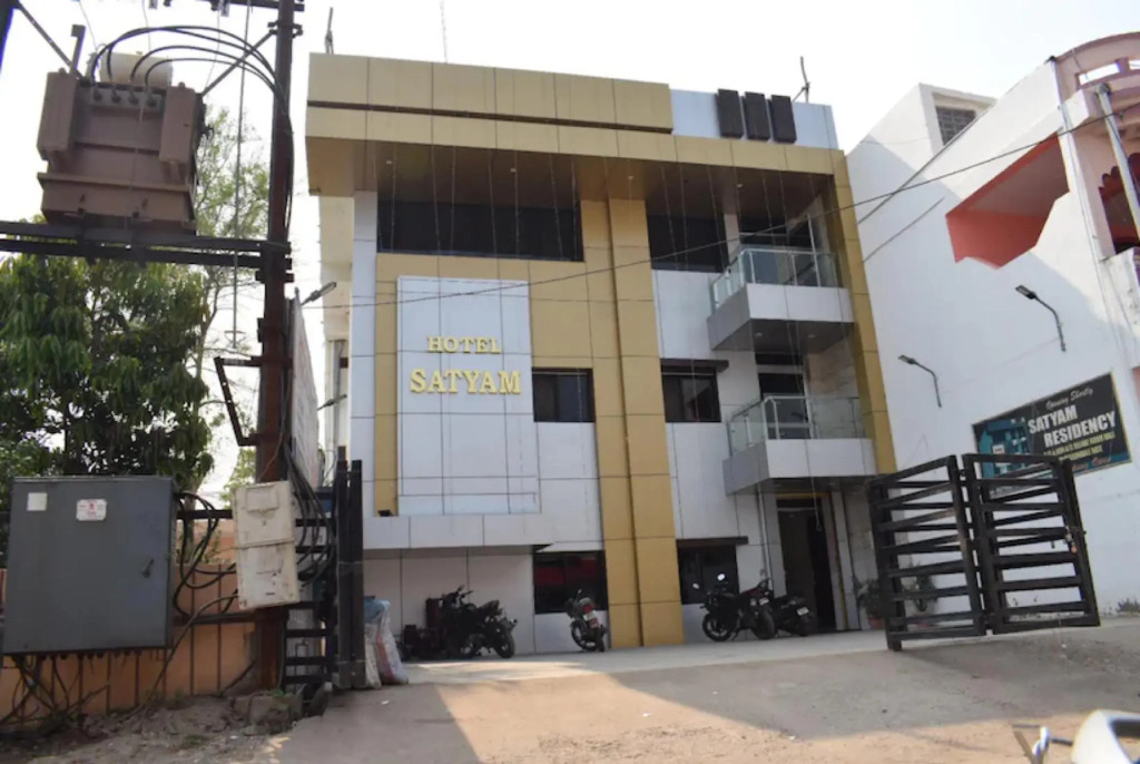 Goroomgo Satyam Residency Jabalpur