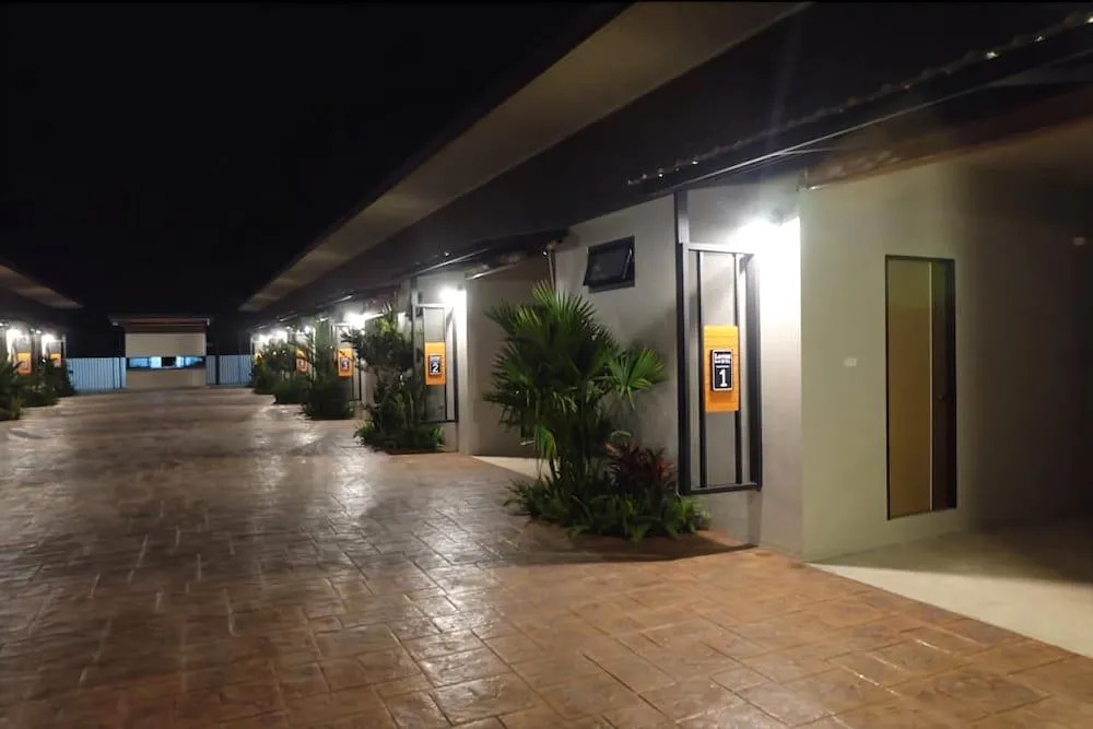 Leona hotel