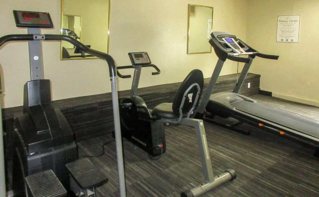 Quality Inn & Suites Apex - Holly Springs NC