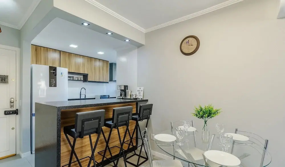 Complete Stay Just Minutes From Parks and Restaurants - PMN