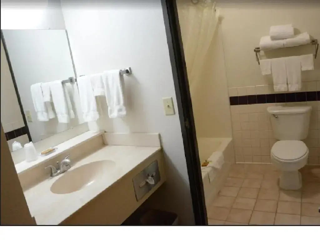 FairBridge Inn & Suites Thorp