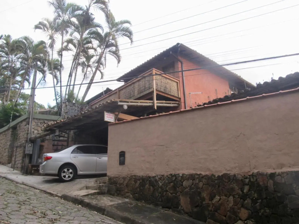 Charmoso Chalé na Vila com vista para o Mar