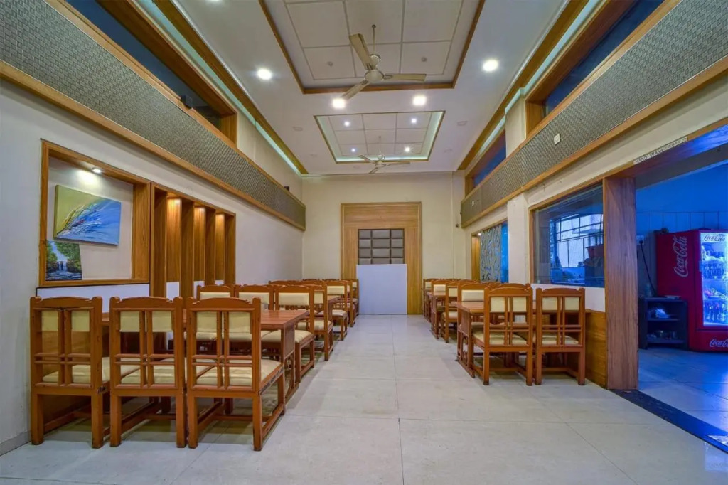 Hotel City Crown, Kolhapur