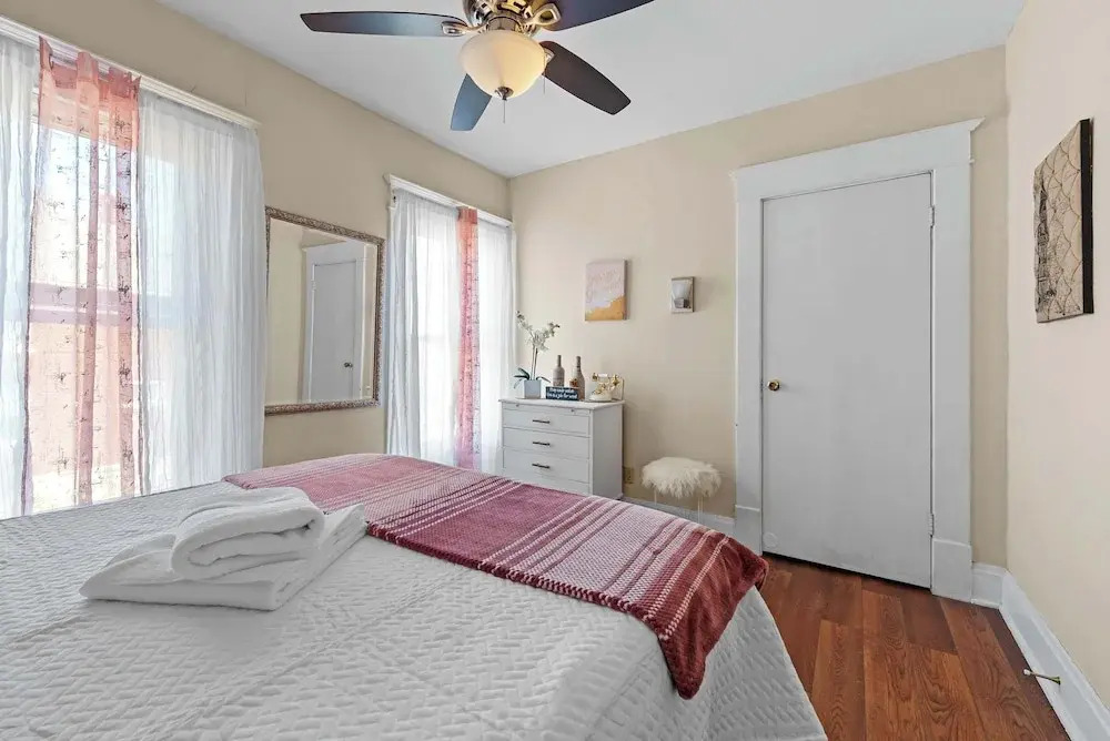 Summit Scholars Suites For 12!